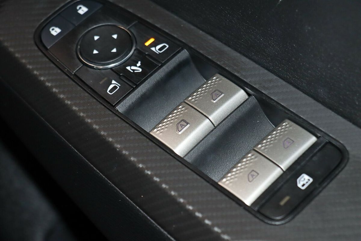 2024 Mitsubishi Outlander LS ZM