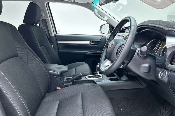 2023 Toyota Hilux SR5 GUN126R 4X4