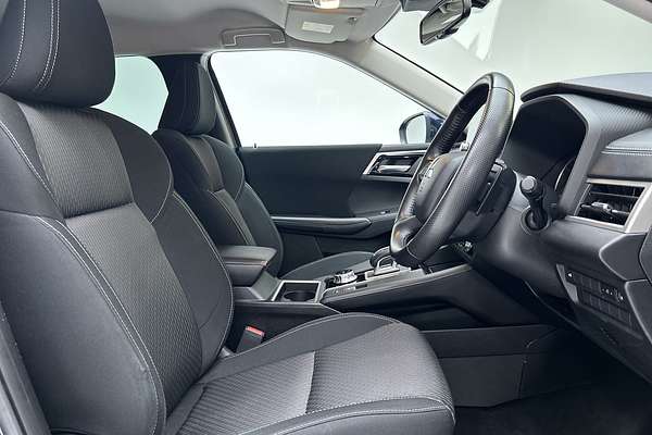 2022 Mitsubishi Outlander LS ZM