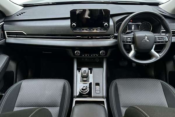 2022 Mitsubishi Outlander LS ZM