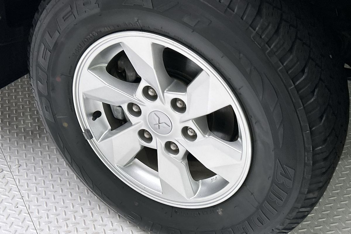 2019 Mitsubishi Triton GLX+ MR 4X4