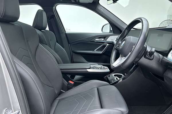 2023 BMW X1 sDrive18i U11