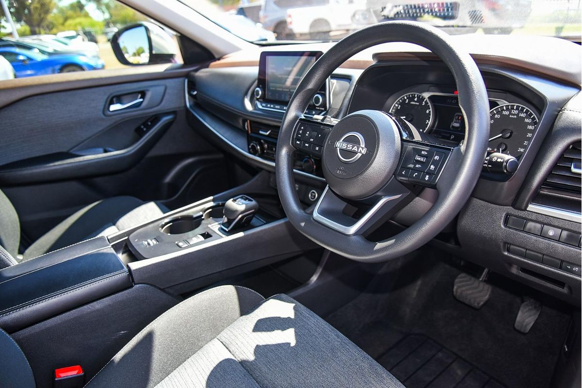 2024 Nissan X-TRAIL ST T33