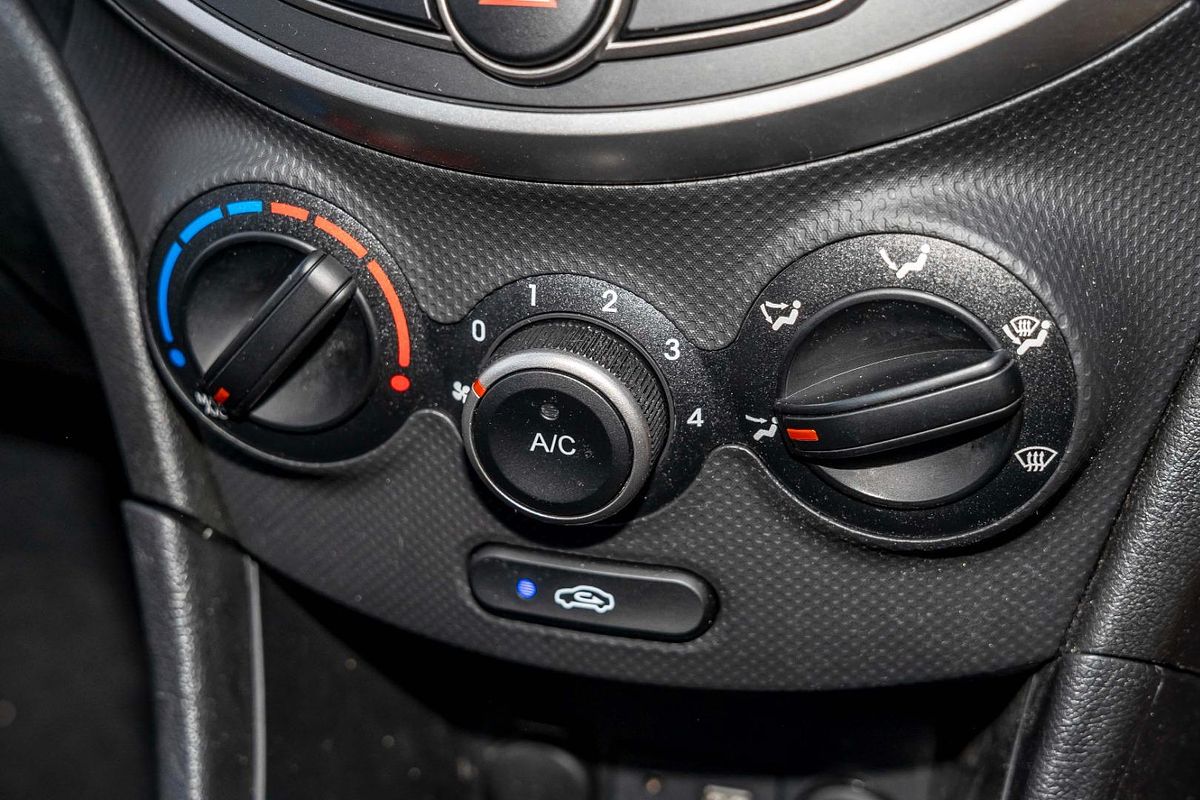2017 Hyundai Accent Active RB4