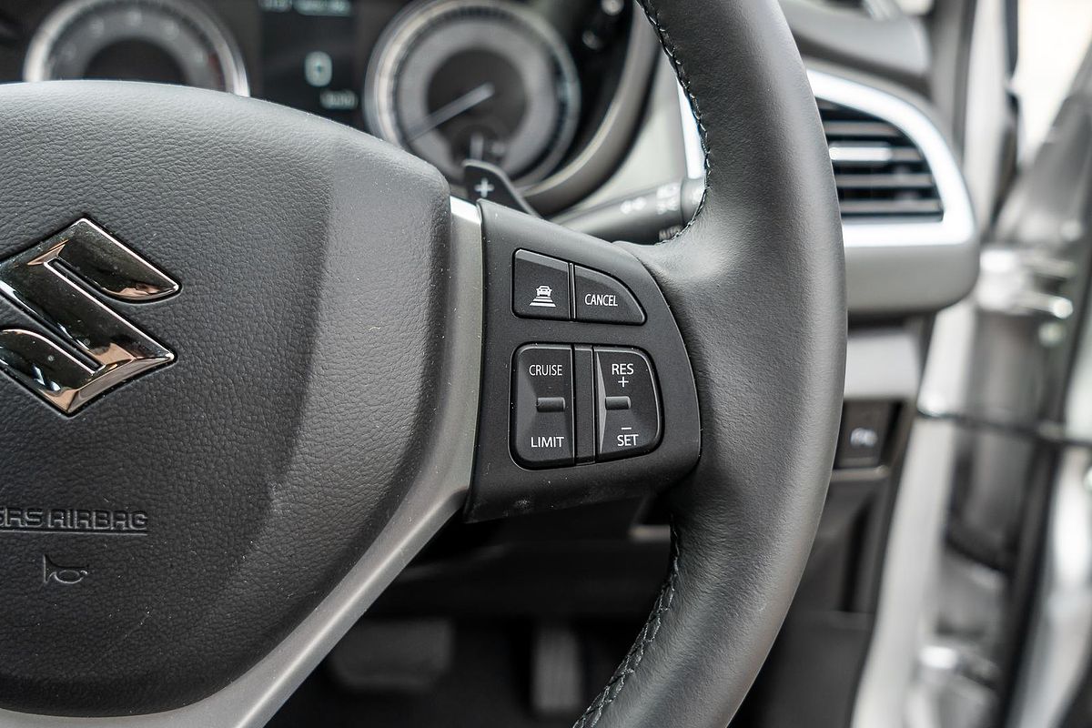 2023 Suzuki S-Cross GLX JYB