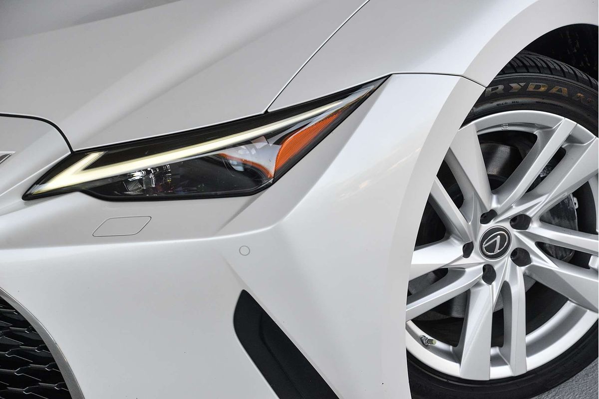 2020 Lexus IS IS300h Luxury AVE30R