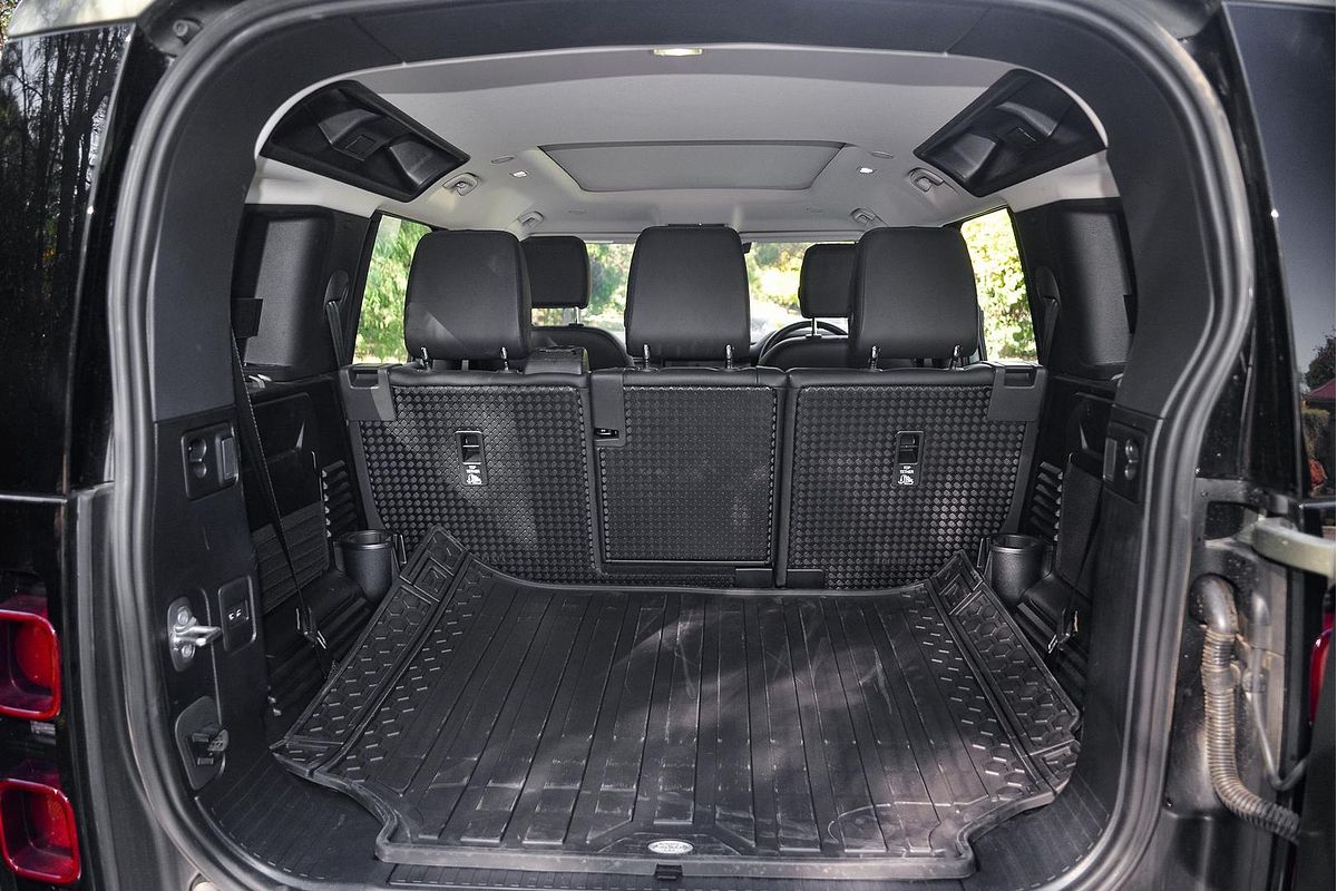 2024 Land Rover Defender 110 P300 S L663