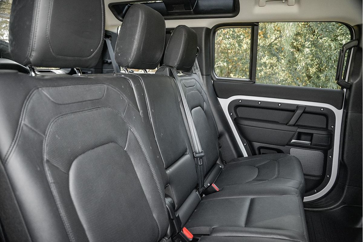 2024 Land Rover Defender 110 P300 S L663