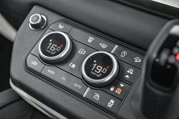 2024 Land Rover Defender 110 P300 S L663