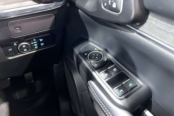 2024 Ford Everest Platinum