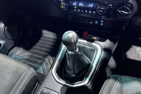 2022 Toyota Hilux SR5 GUN126R 4X4