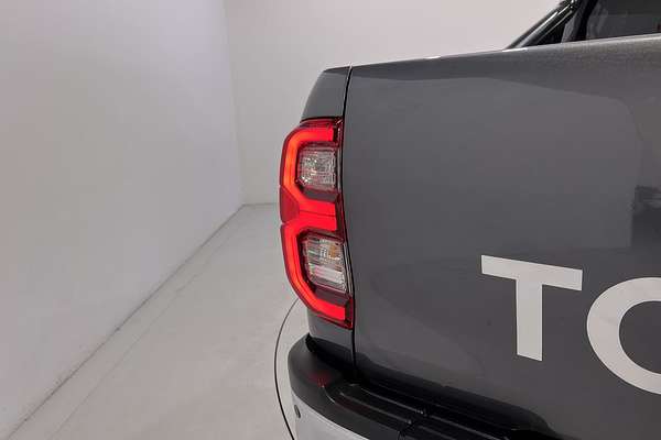 2022 Toyota Hilux SR5 GUN126R 4X4