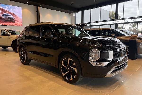 2025 Mitsubishi Outlander Exceed Tourer ZM