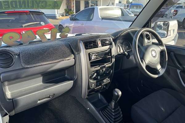 2012 Suzuki Jimny Sierra SN413 T6