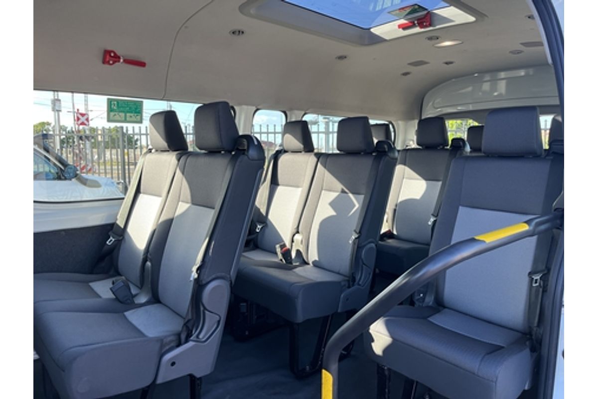 2022 Toyota Hiace Commuter GDH322R