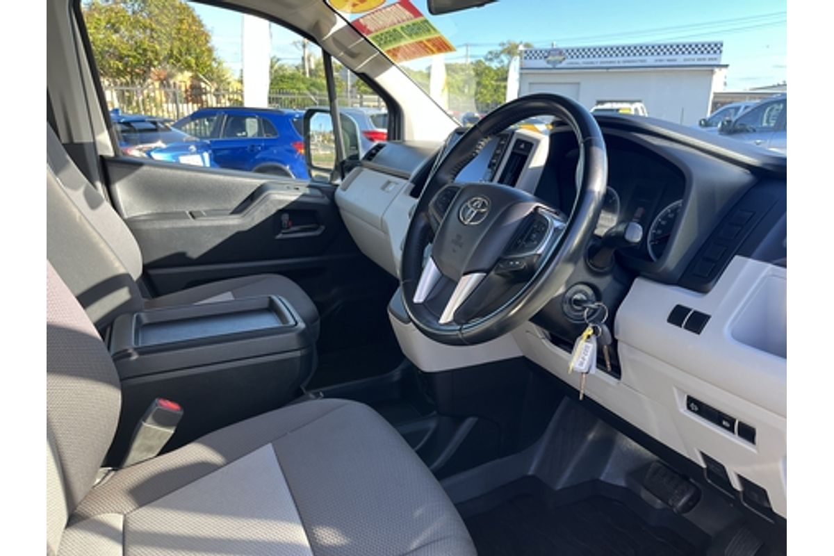 2022 Toyota Hiace Commuter GDH322R