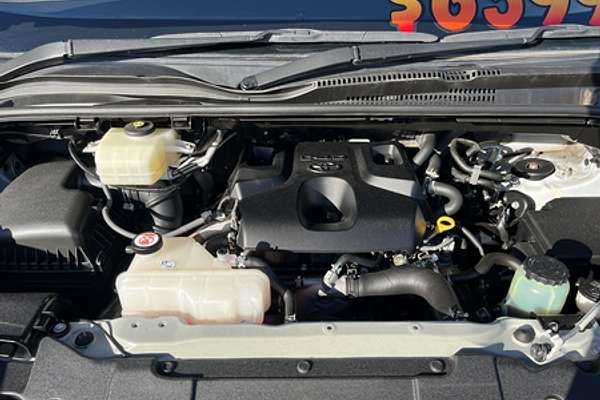 2022 Toyota Hiace Commuter GDH322R