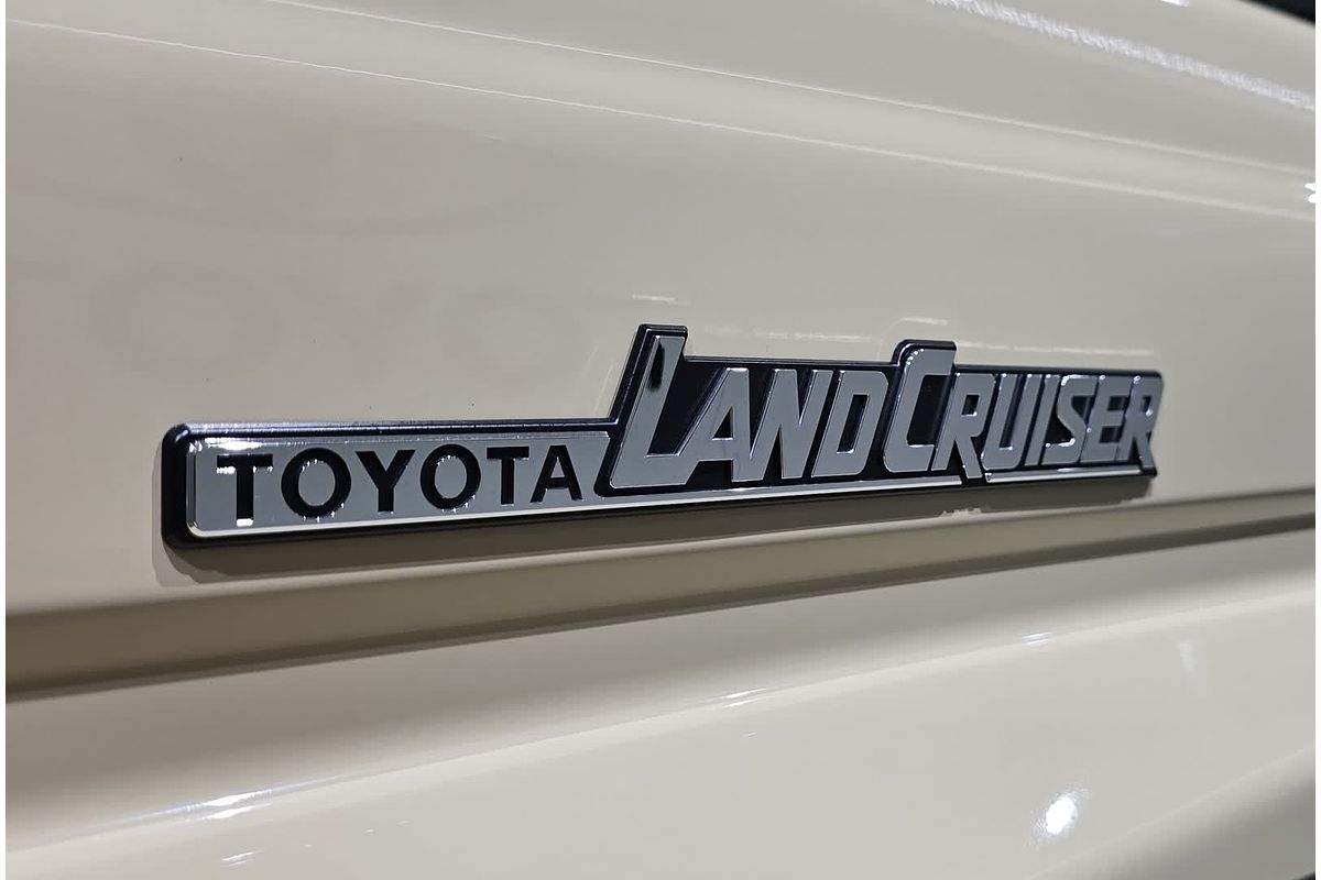 2024 Toyota Landcruiser GXL GDJL76R
