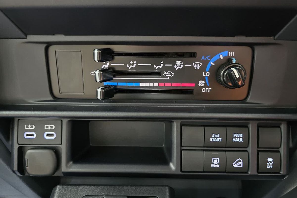 2024 Toyota Landcruiser GXL GDJL76R