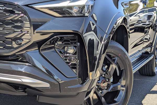 2025 Isuzu MU-X X-TERRAIN