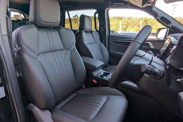 2025 Isuzu MU-X X-TERRAIN