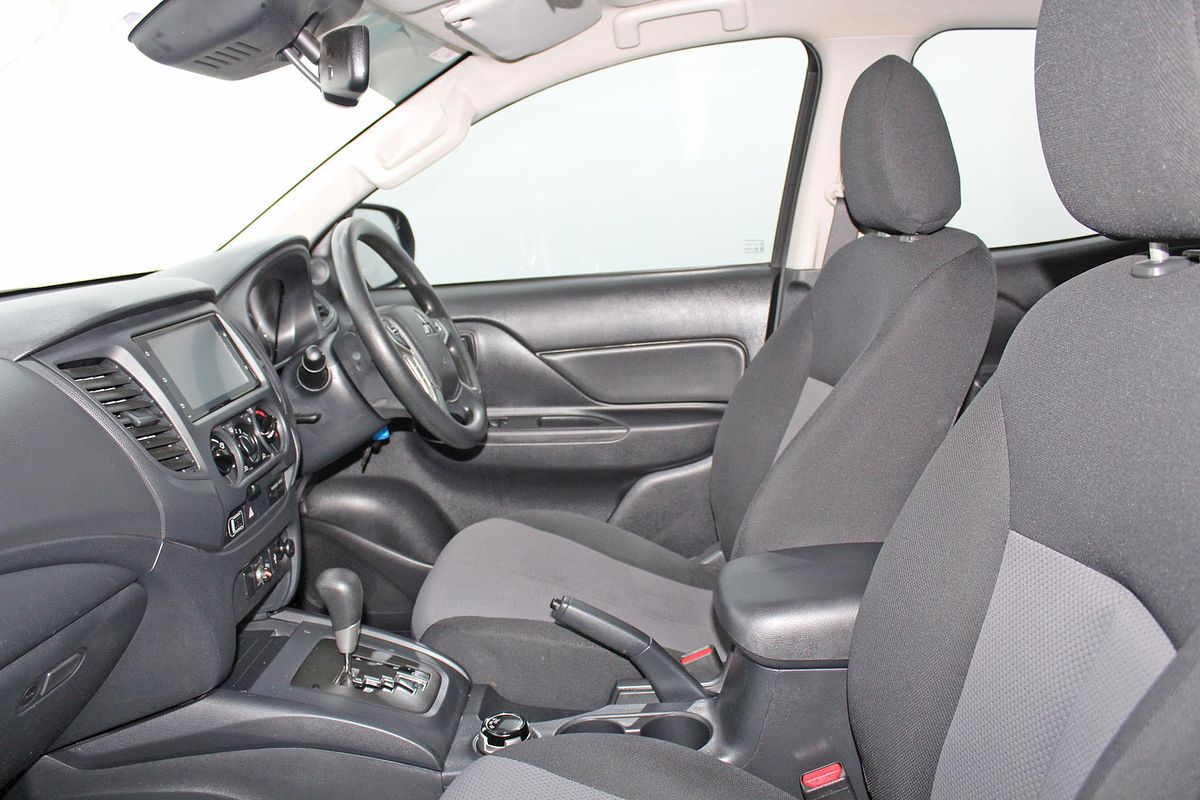 2022 Mitsubishi Triton GLX MR 4X4
