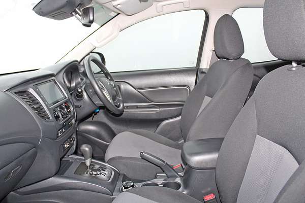 2022 Mitsubishi Triton GLX MR 4X4