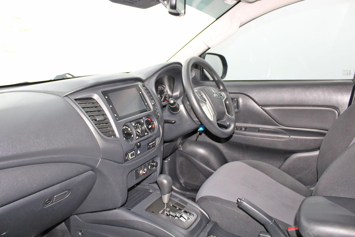 2022 Mitsubishi Triton GLX MR 4X4