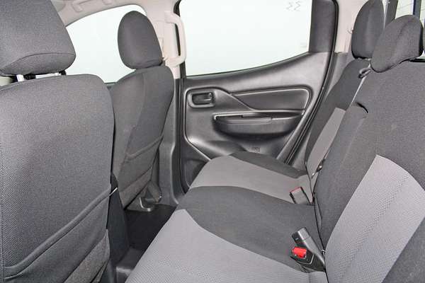 2022 Mitsubishi Triton GLX MR 4X4