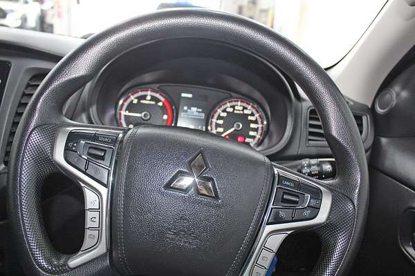 2022 Mitsubishi Triton GLX MR 4X4