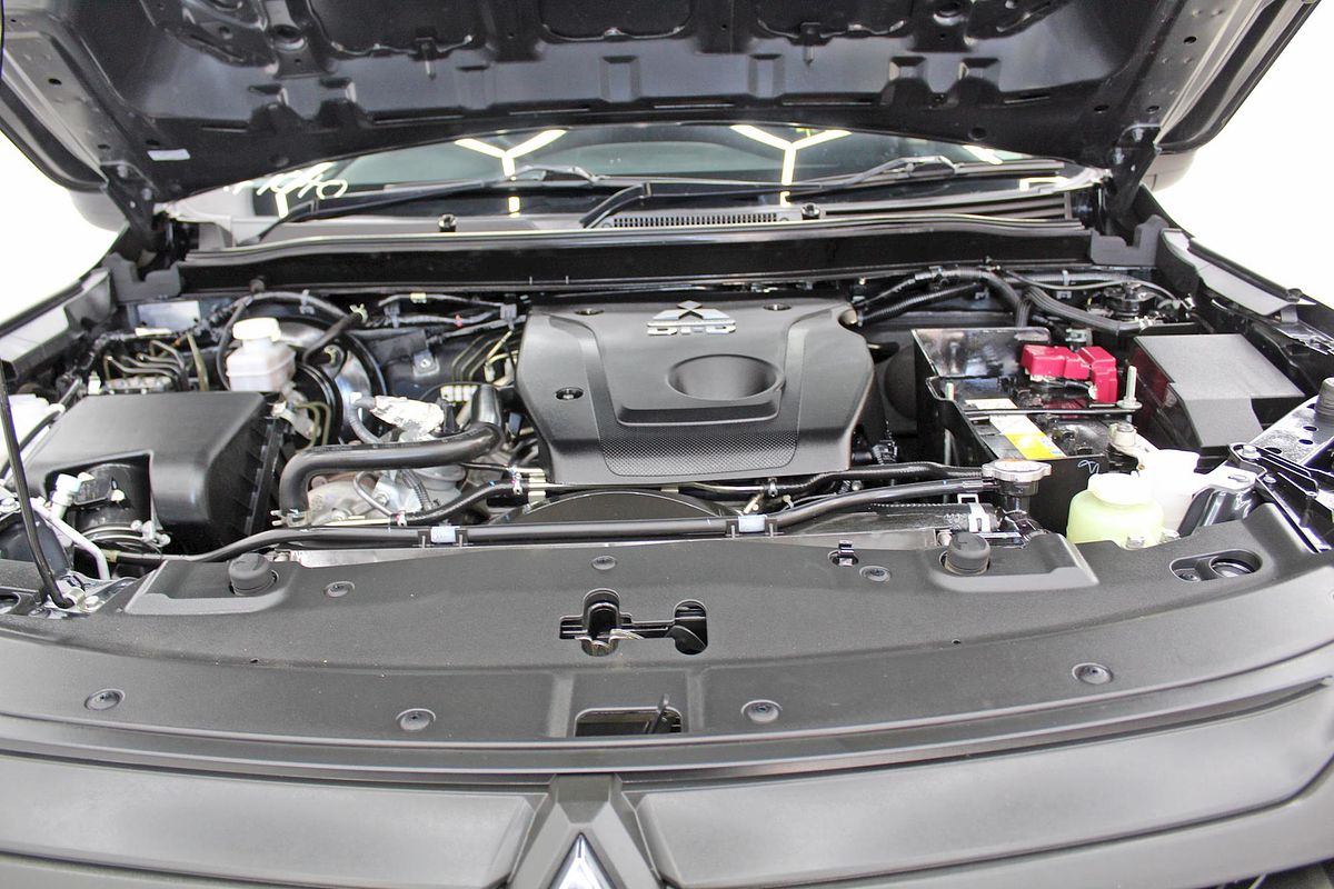 2022 Mitsubishi Triton GLX MR 4X4