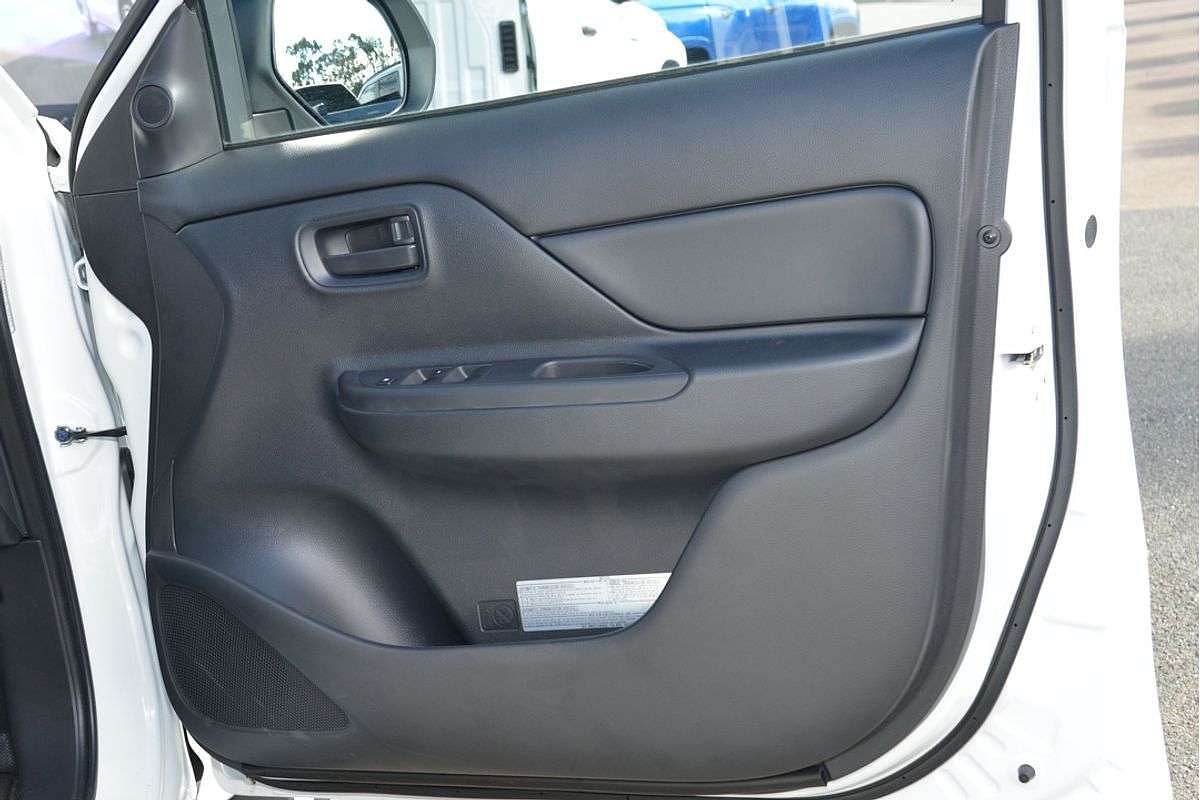 2023 Mitsubishi Triton GLX MR 4X4