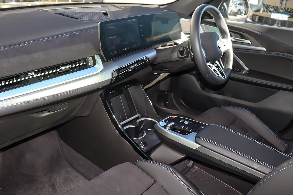 2024 BMW iX2 eDrive20 M Sport U10