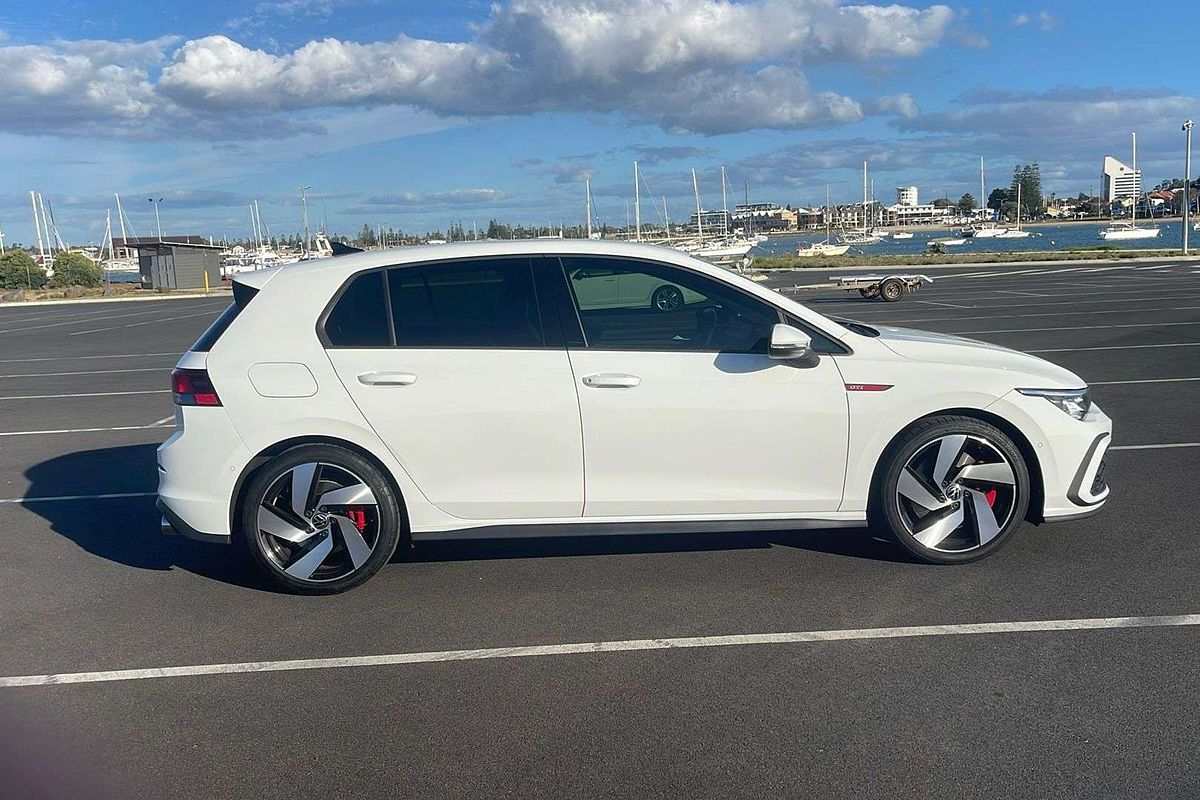 2022 Volkswagen Golf GTI 8