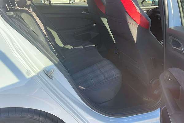 2022 Volkswagen Golf GTI 8