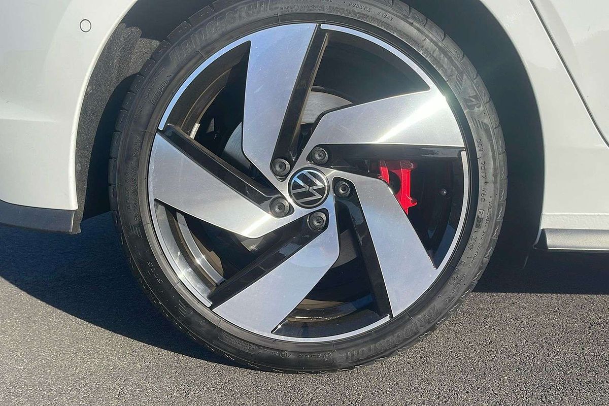 2022 Volkswagen Golf GTI 8