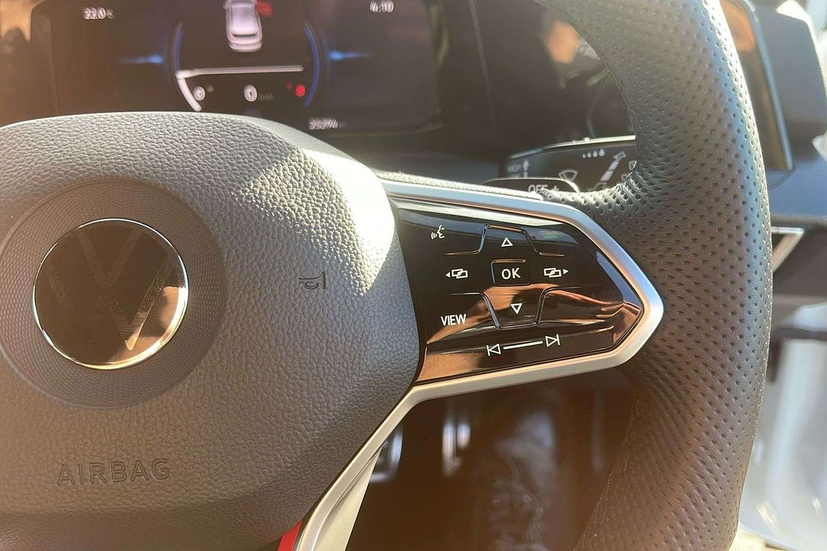 2022 Volkswagen Golf GTI 8