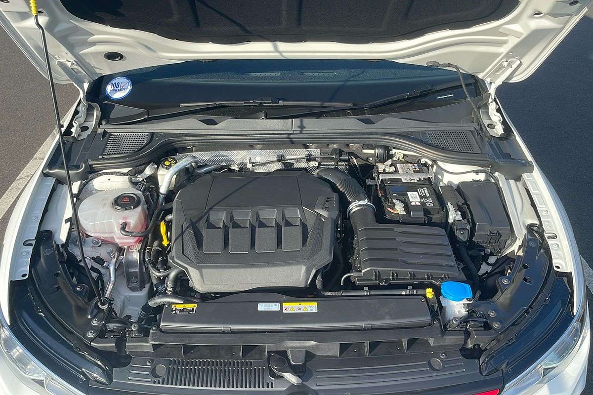 2022 Volkswagen Golf GTI 8