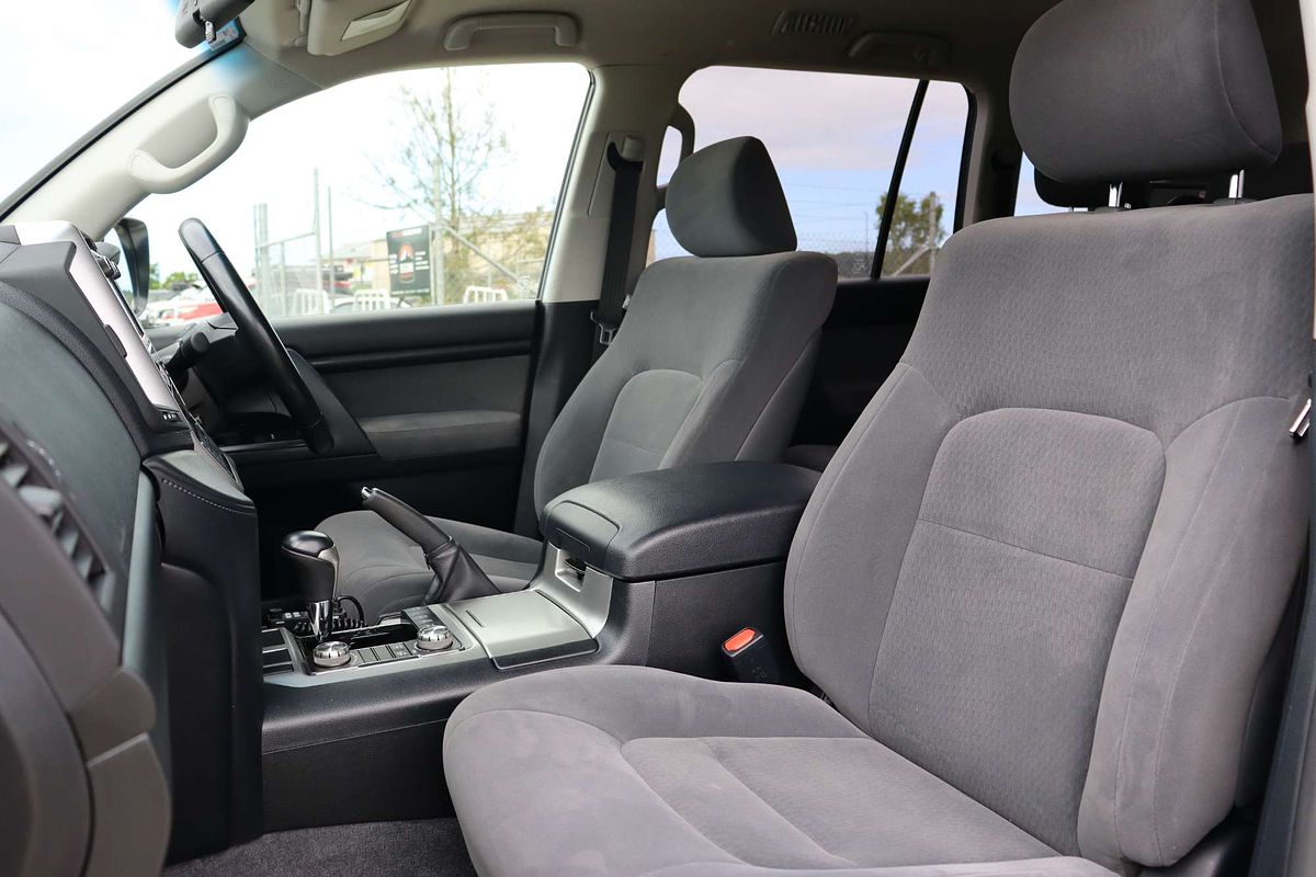 2019 Toyota Landcruiser GXL URJ202R