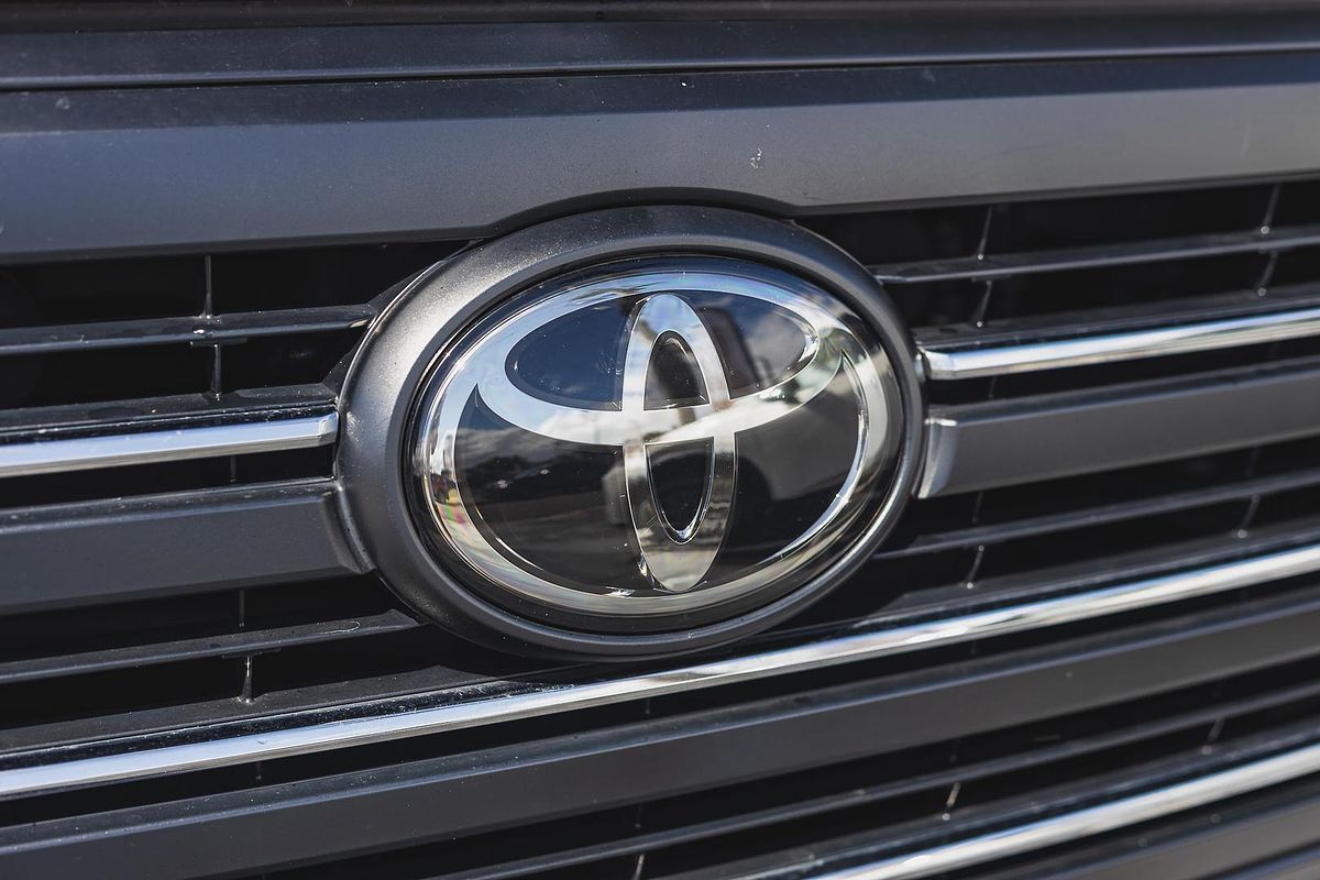 2022 Toyota Landcruiser GXL FJA300R