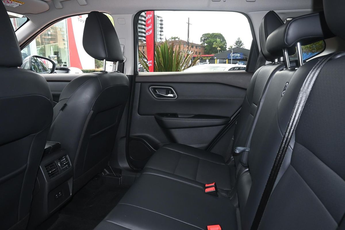 2023 Nissan X-TRAIL ST-L T33