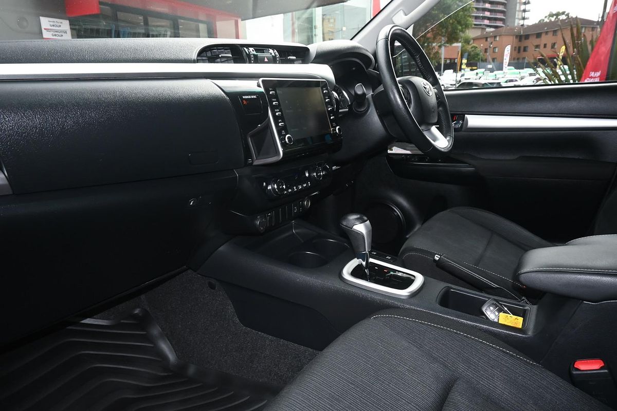 2020 Toyota Hilux SR5 GUN126R 4X4