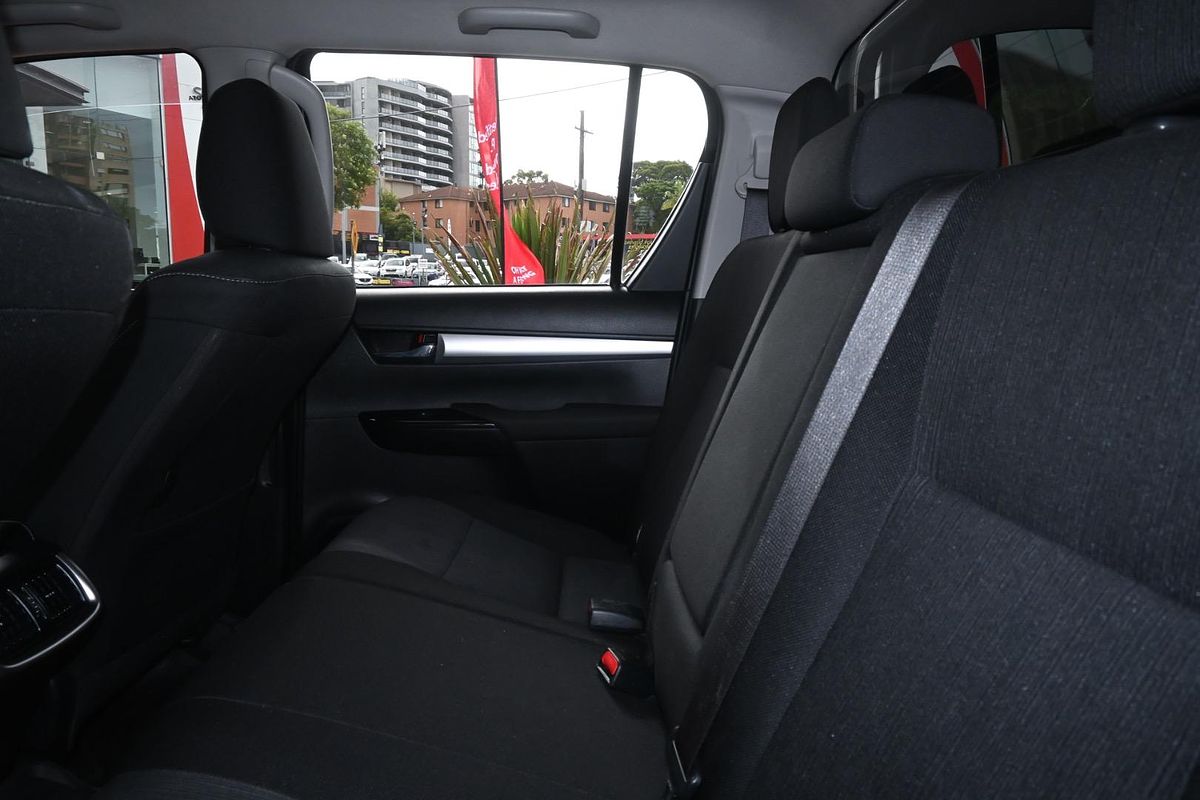 2020 Toyota Hilux SR5 GUN126R 4X4