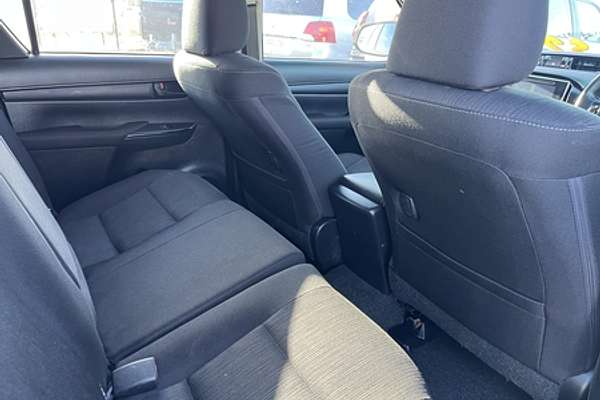 2017 Toyota Hilux SR GUN126R 4X4