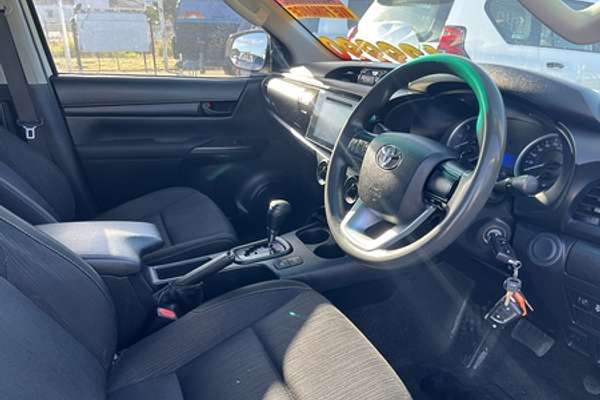 2017 Toyota Hilux SR GUN126R 4X4