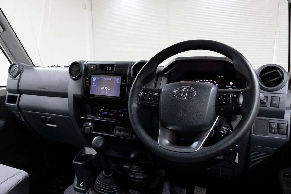2024 LC Military GXL 4.5L T Diesel Manual Dual Cab Chassis