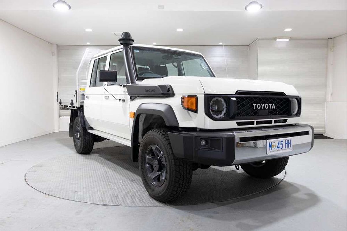 2024 LC Military GXL 4.5L T Diesel Manual Dual Cab Chassis