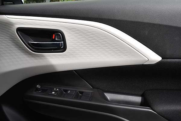 2024 Suzuki Swift Hybrid UZ