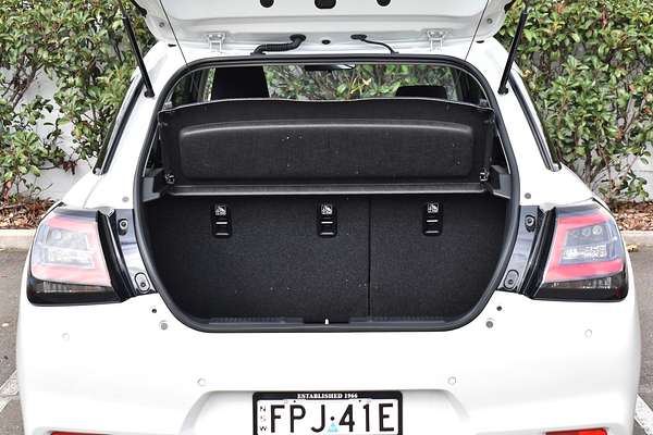 2024 Suzuki Swift Hybrid UZ