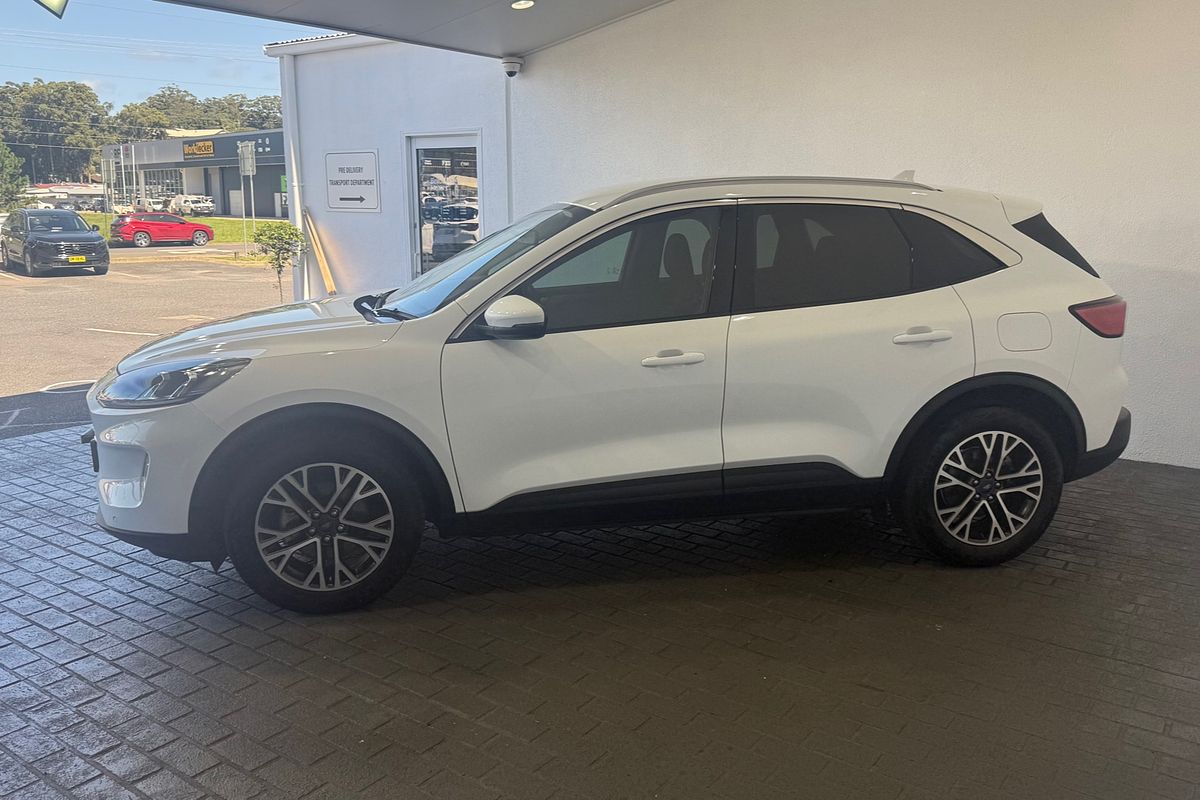 2022 Ford Escape ZH